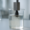 Effiziente Entfernung von PFAS und fluorhaltigem Mikroplastik aus Wasser mit magnetischen Nanopartikeln